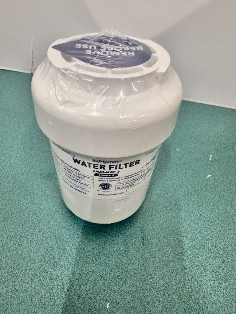 Amazon Basics Replacement Water Filter Cartridge Compatible with GE MWF Refrigerator, Easy to Install, NSF/ANSI 42 Certified, Reduces Lead, 1-Pack