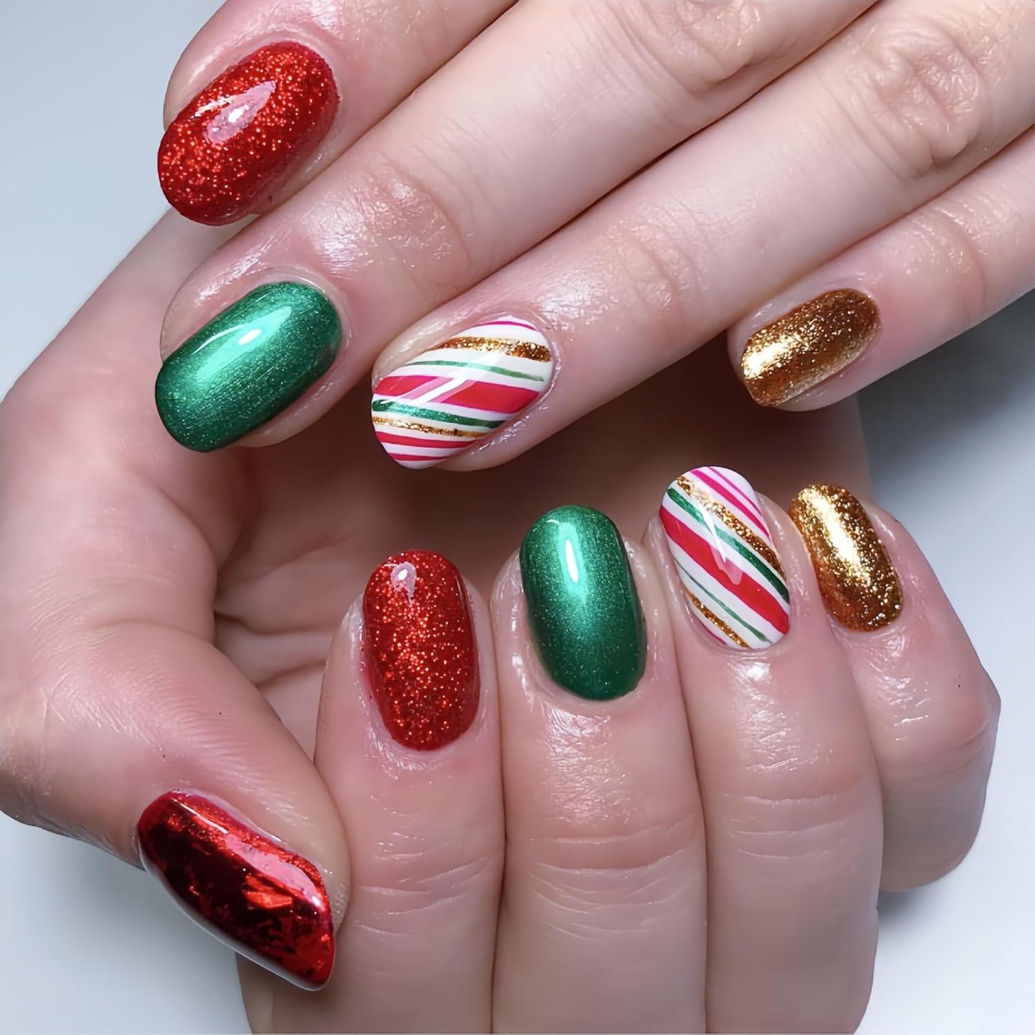 Uñas Postizas Navideñas De Almendra Mediana Con Purpurina Roja Y Dorada, Uñas Verdes Adhesivas Con Rayas Rojas, Verdes Y Doradas, Uñas Postizas Reutilizables Brillantes Para Invierno Y Navidad
